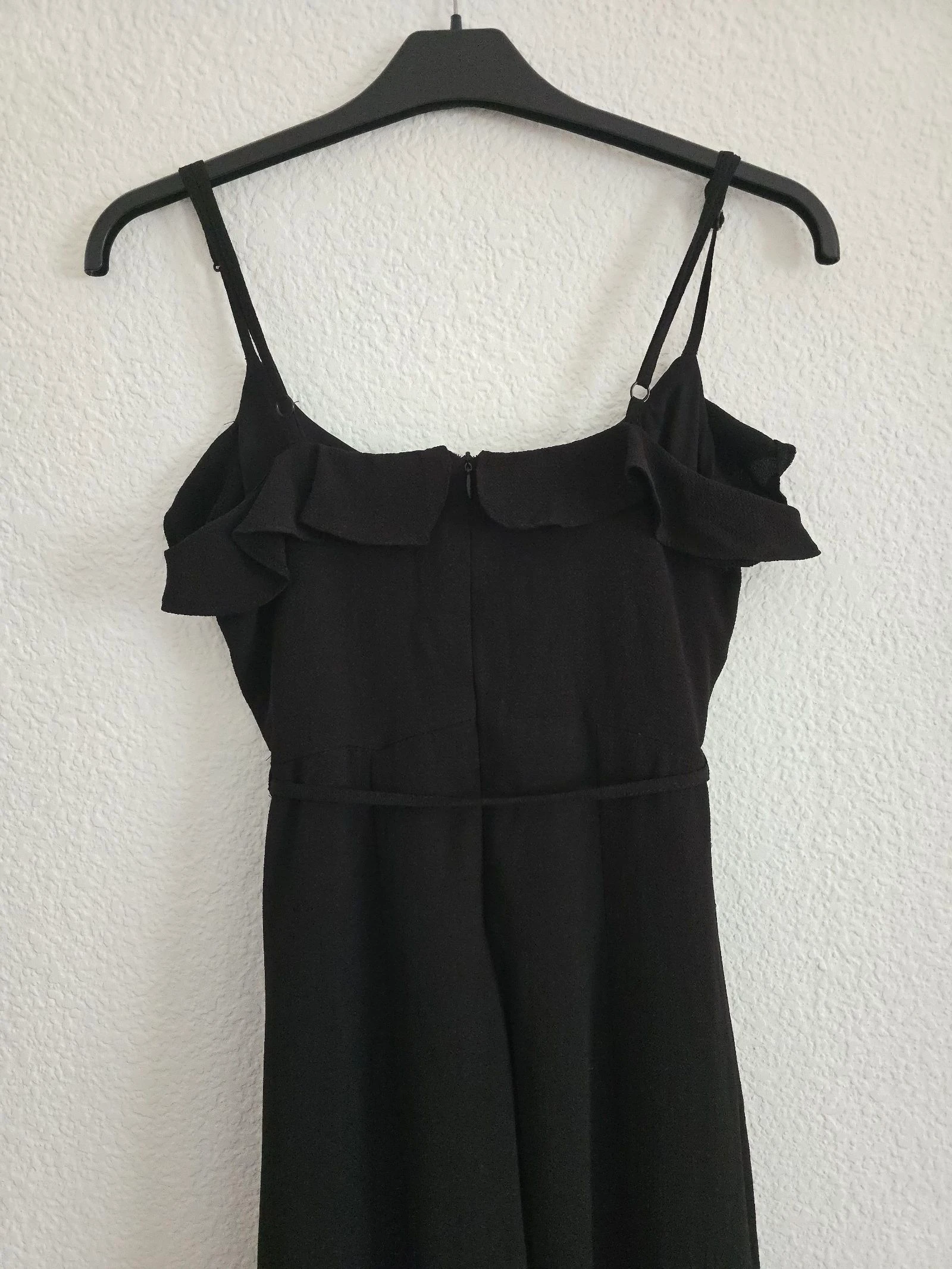 Amisu Vestido Maxi Preto com Gola de Babado Alças Ajustáveis Fenda Lateral Amarração na Cintura Tamanho P – photo 6